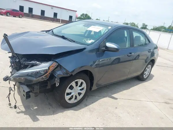 5YFBURHE2JP783234 2018 TOYOTA COROLLA - Image 2
