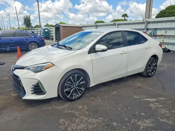 5YFBURHE2JP785775 2018 TOYOTA COROLLA - Image 1