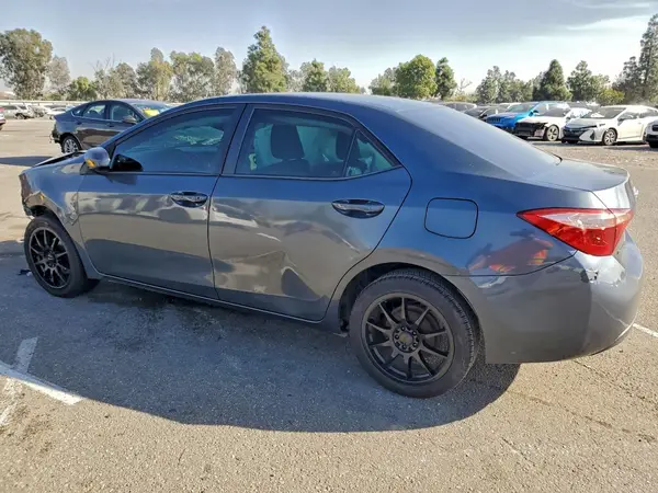 5YFBURHE2JP787283 2018 TOYOTA COROLLA - Image 2