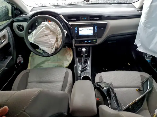 5YFBURHE2JP787283 2018 TOYOTA COROLLA - Image 8