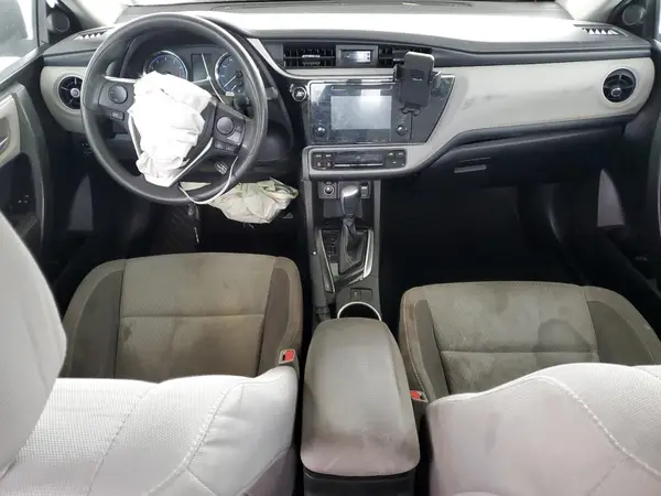 5YFBURHE2JP787395 2018 TOYOTA COROLLA - Image 8