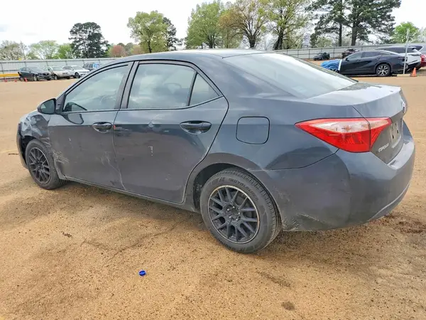 5YFBURHE2JP787770 2018 TOYOTA COROLLA - Image 2