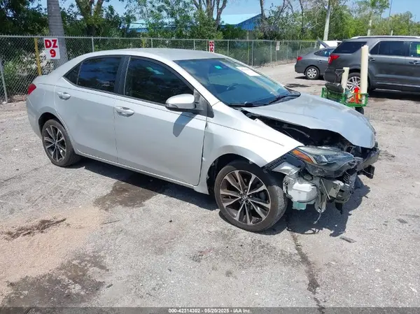 5YFBURHE2JP791480 2018 TOYOTA COROLLA - Image 1