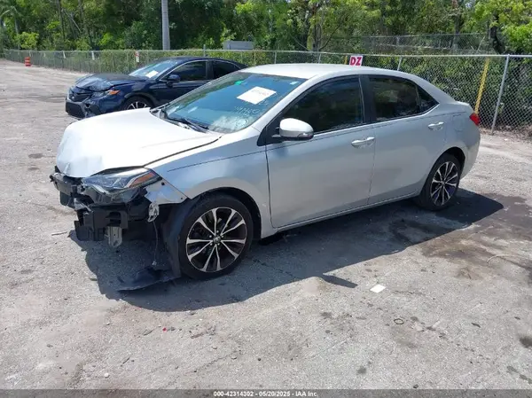 5YFBURHE2JP791480 2018 TOYOTA COROLLA - Image 2