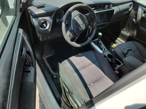 5YFBURHE2JP791947 2018 TOYOTA COROLLA - Image 8