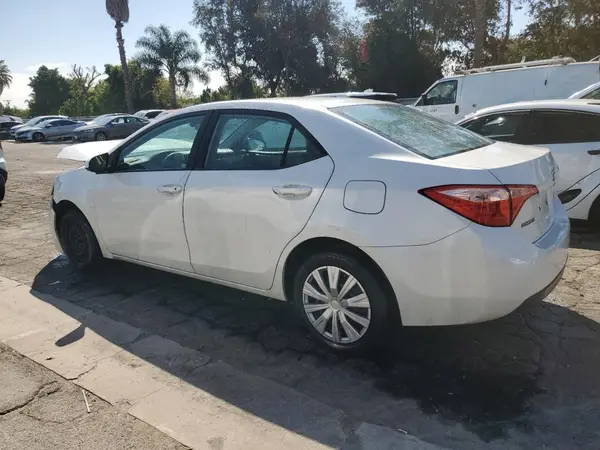 5YFBURHE2JP792659 2018 TOYOTA COROLLA - Image 2