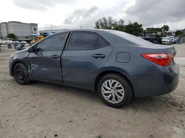 5YFBURHE2JP792919 2018 TOYOTA COROLLA - Image 2