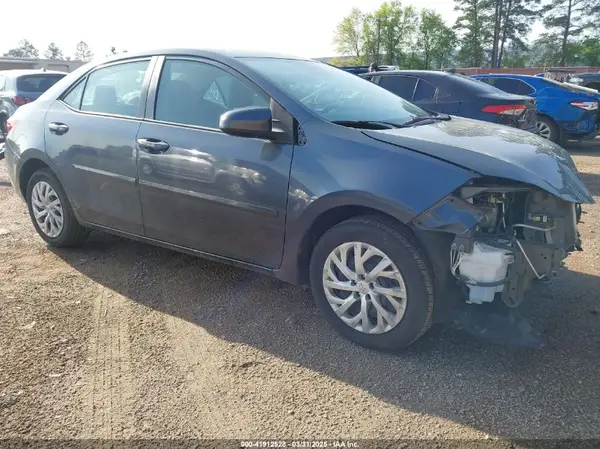 5YFBURHE2JP793973 2018 TOYOTA COROLLA - Image 1