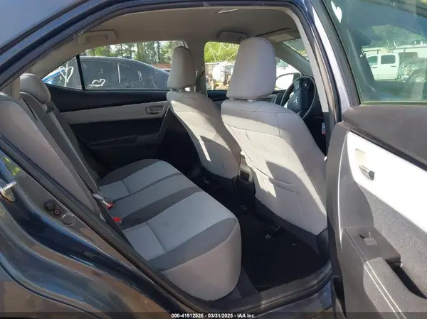 5YFBURHE2JP793973 2018 TOYOTA COROLLA - Image 8