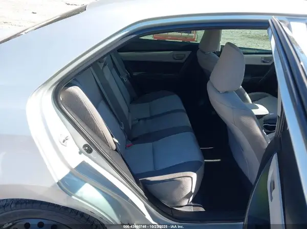 5YFBURHE2JP795187 2018 TOYOTA COROLLA - Image 8