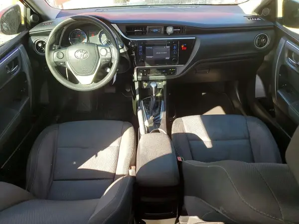 5YFBURHE2JP795240 2018 TOYOTA COROLLA - Image 8