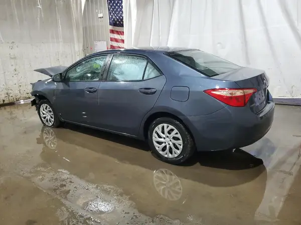 5YFBURHE2JP795674 2018 TOYOTA COROLLA - Image 2