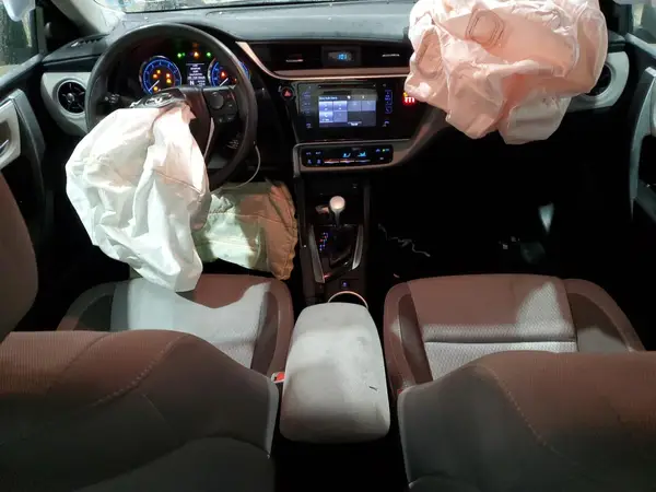 5YFBURHE2JP795674 2018 TOYOTA COROLLA - Image 8