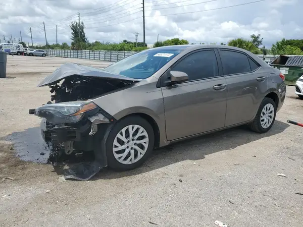 5YFBURHE2JP795822 2018 TOYOTA COROLLA - Image 1