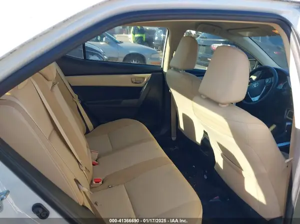 5YFBURHE2JP796873 2018 TOYOTA COROLLA - Image 8