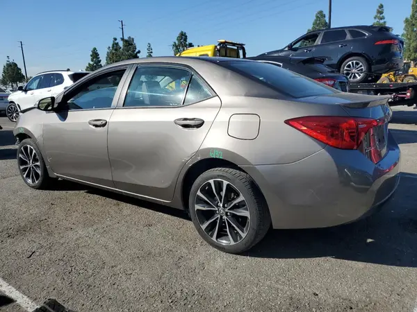 5YFBURHE2JP797540 2018 TOYOTA COROLLA - Image 2