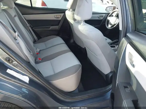5YFBURHE2JP800114 2018 TOYOTA COROLLA - Image 8