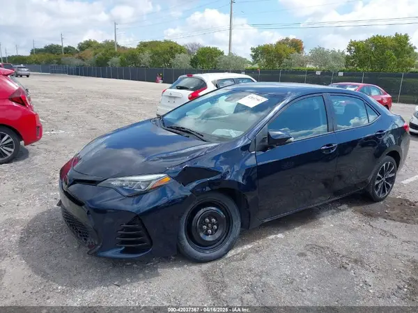 5YFBURHE2JP800677 2018 TOYOTA COROLLA - Image 2