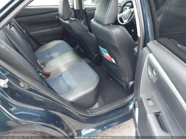5YFBURHE2JP800677 2018 TOYOTA COROLLA - Image 8
