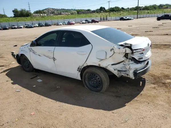 5YFBURHE2JP803305 2018 TOYOTA COROLLA - Image 2
