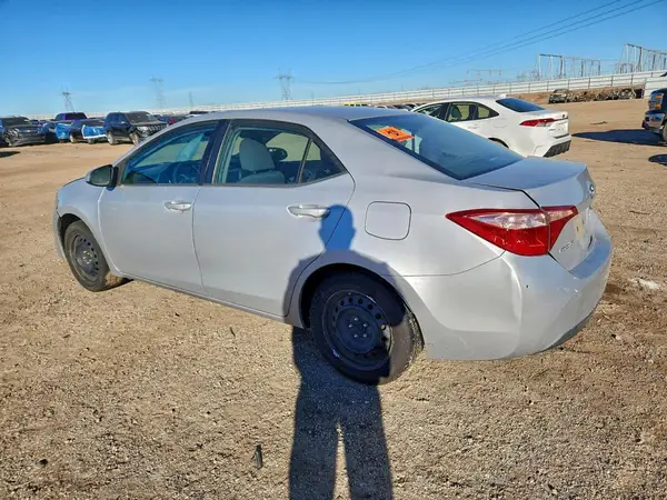 5YFBURHE2JP804650 2018 TOYOTA COROLLA - Image 2