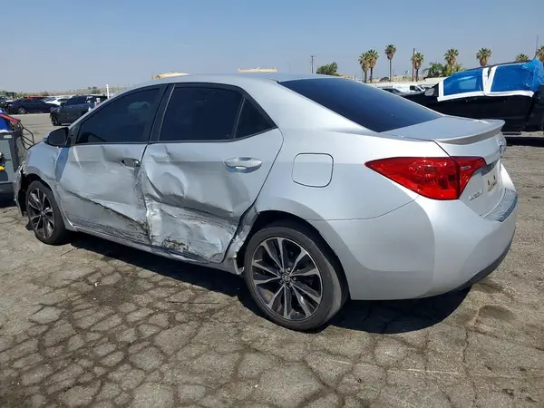 5YFBURHE2JP806740 2018 TOYOTA COROLLA - Image 2