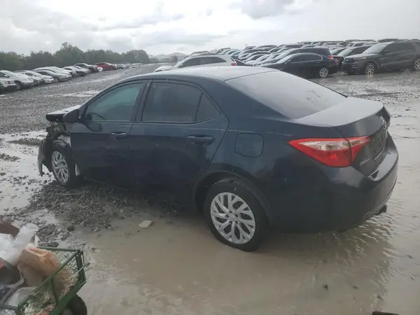 5YFBURHE2JP807533 2018 TOYOTA COROLLA - Image 2