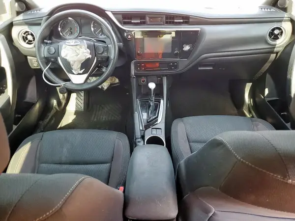 5YFBURHE2JP810609 2018 TOYOTA COROLLA - Image 8