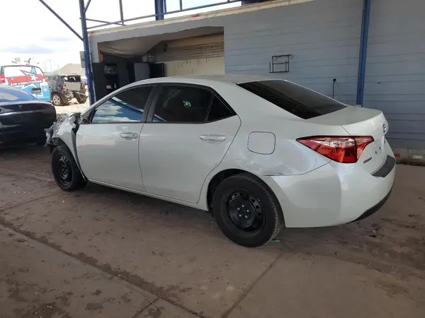 5YFBURHE2JP812036 2018 TOYOTA COROLLA - Image 2