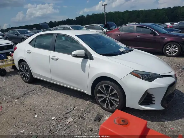 5YFBURHE2JP812067 2018 TOYOTA COROLLA - Image 1