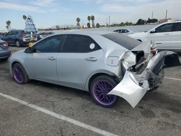 5YFBURHE2JP813302 2018 TOYOTA COROLLA - Image 2