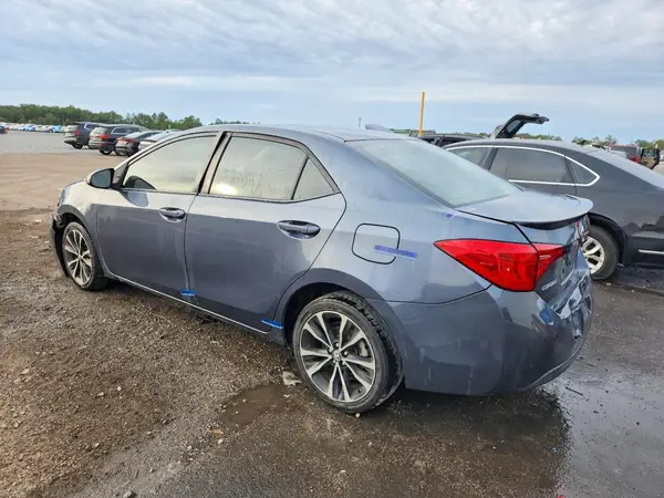 5YFBURHE2JP813932 2018 TOYOTA COROLLA - Image 2
