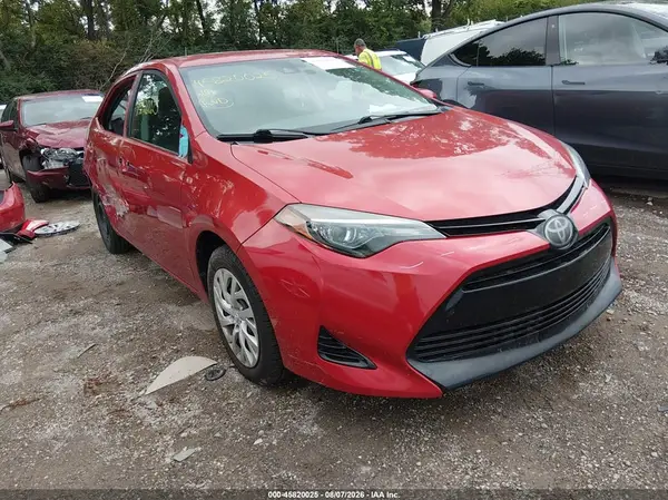 5YFBURHE2JP814904 2018 TOYOTA COROLLA - Image 1
