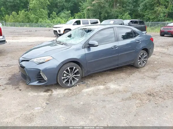 5YFBURHE2JP815132 2018 TOYOTA COROLLA - Image 2