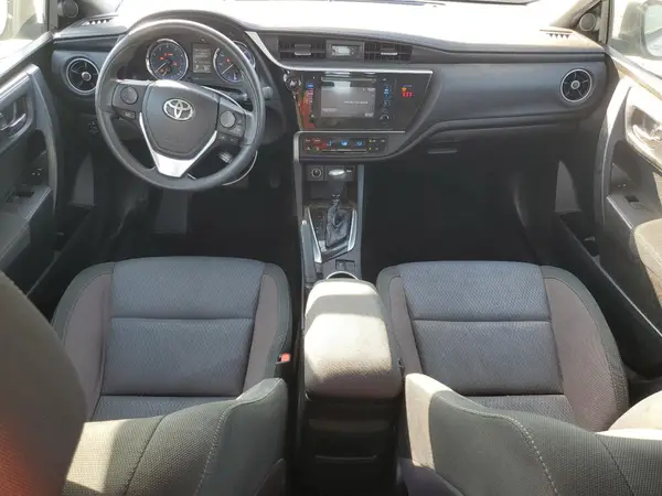 5YFBURHE2JP815809 2018 TOYOTA COROLLA - Image 8