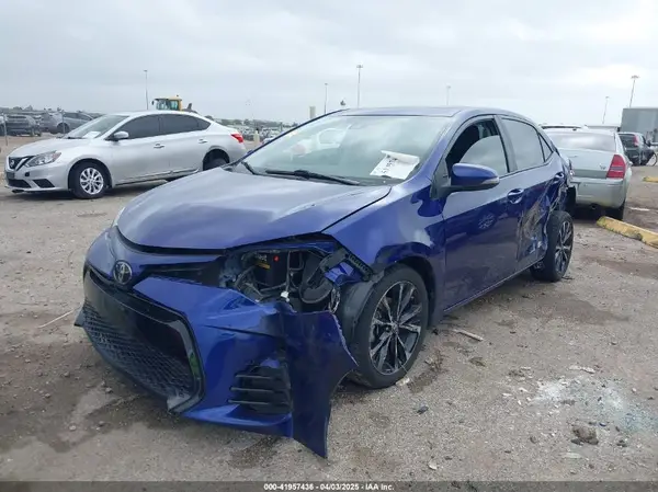 5YFBURHE2JP816569 2018 TOYOTA COROLLA - Image 2