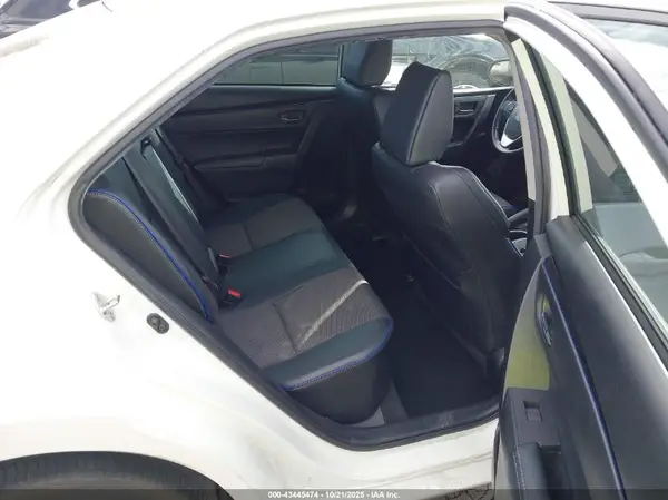 5YFBURHE2JP816572 2018 TOYOTA COROLLA - Image 8