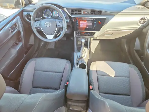 5YFBURHE2JP817012 2018 TOYOTA COROLLA - Image 8