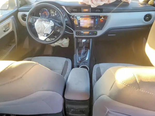 5YFBURHE2JP817852 2018 TOYOTA COROLLA - Image 8