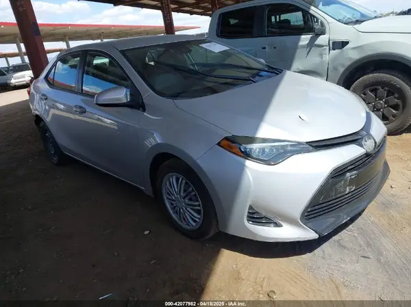 5YFBURHE2JP817866 2018 TOYOTA COROLLA - Image 1