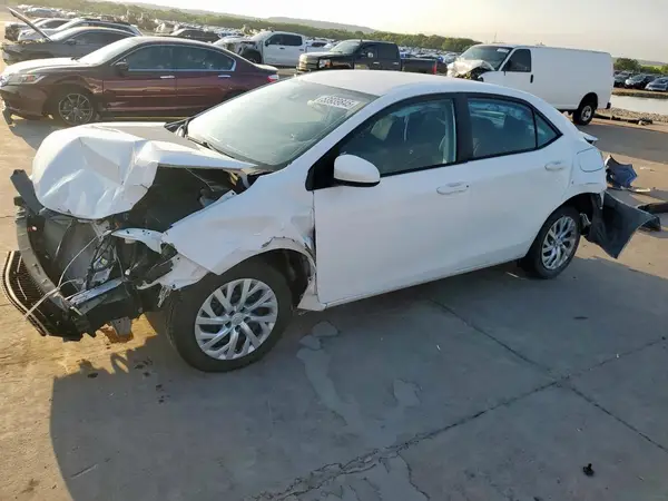 5YFBURHE2JP818497 2018 TOYOTA COROLLA - Image 1
