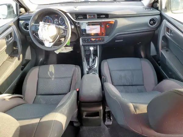 5YFBURHE2JP818497 2018 TOYOTA COROLLA - Image 8