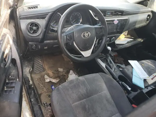 5YFBURHE2JP823621 2018 TOYOTA COROLLA - Image 8