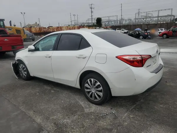 5YFBURHE2JP824316 2018 TOYOTA COROLLA - Image 2