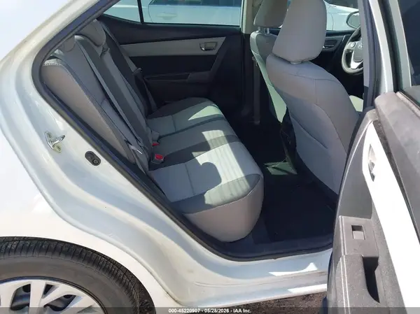5YFBURHE2JP824848 2018 TOYOTA COROLLA - Image 8
