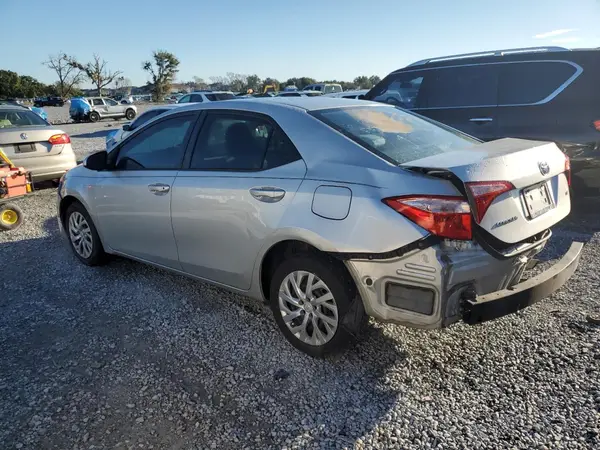 5YFBURHE2JP825496 2018 TOYOTA COROLLA - Image 2