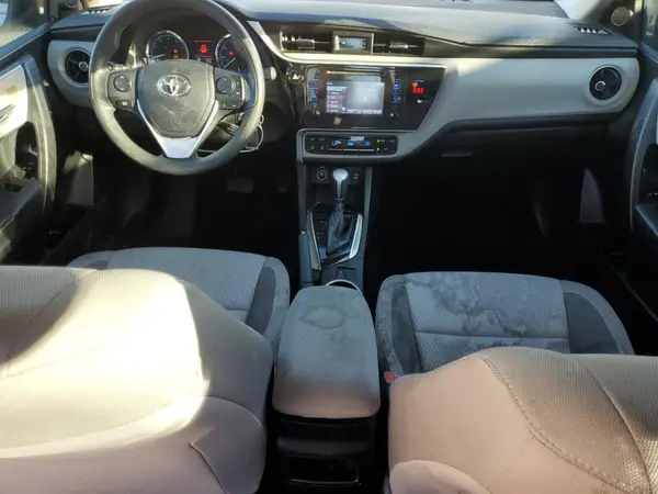 5YFBURHE2JP825496 2018 TOYOTA COROLLA - Image 8