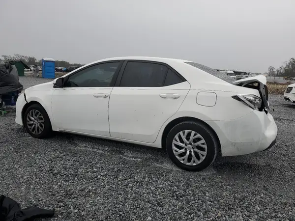 5YFBURHE2JP825868 2018 TOYOTA COROLLA - Image 2