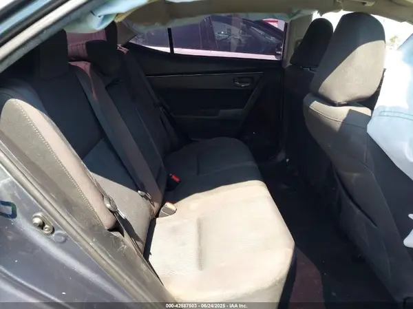 5YFBURHE2JP826065 2018 TOYOTA COROLLA - Image 8