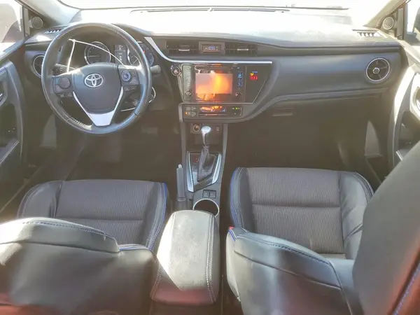 5YFBURHE2JP827104 2018 TOYOTA COROLLA - Image 8